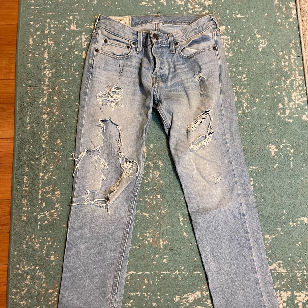 Hollister ripped light jeans, size 31 x 30